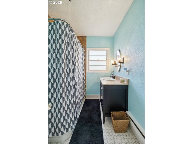 2025 Se CARUTHERS St 18, Portland, OR 97214