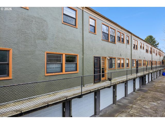 2025 Se CARUTHERS St 18, Portland, OR 97214