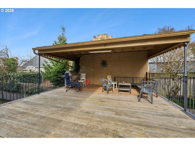 2025 Se CARUTHERS St 18, Portland, OR 97214