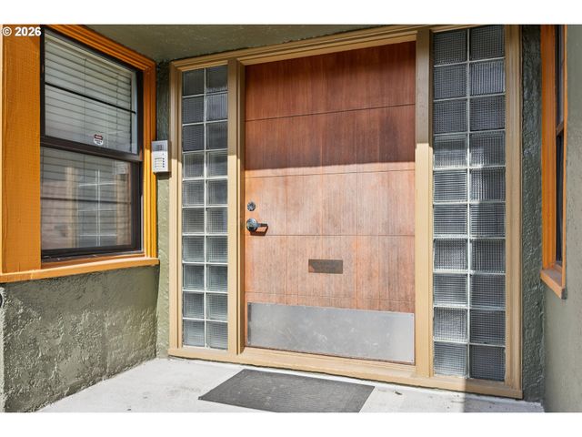 2025 Se CARUTHERS St 18, Portland, OR 97214