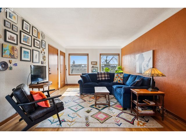 2025 Se CARUTHERS St 18, Portland, OR 97214