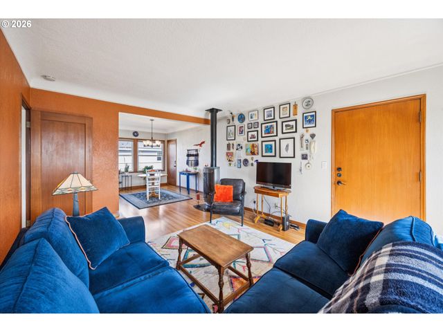 2025 Se CARUTHERS St 18, Portland, OR 97214