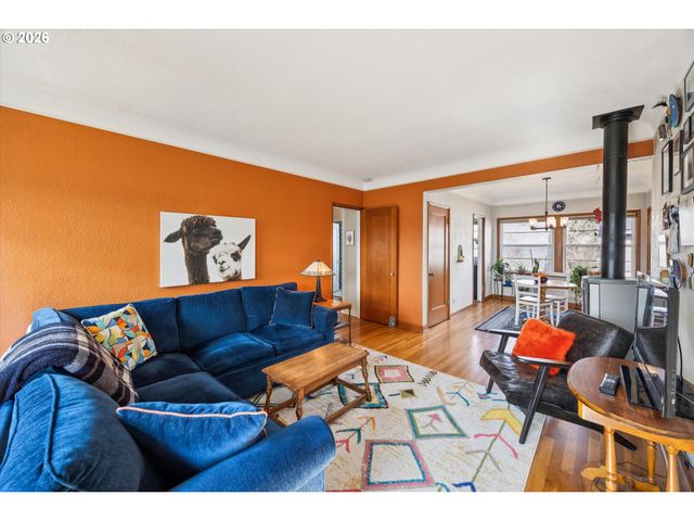 2025 Se CARUTHERS St 18, Portland, OR 97214