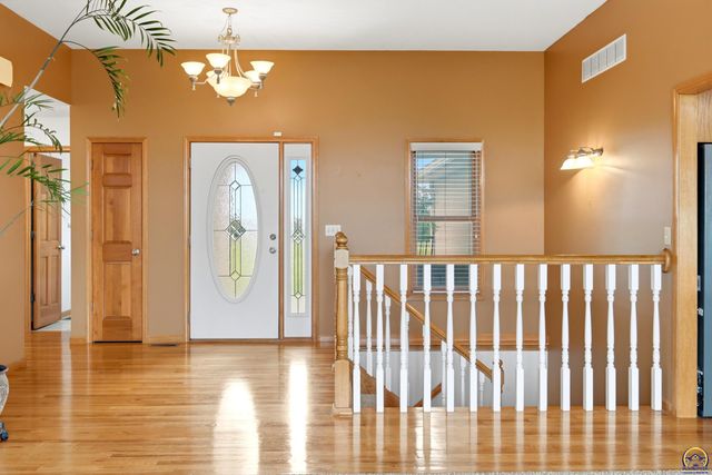 3635 SE 45th St, Berryton, KS 66409