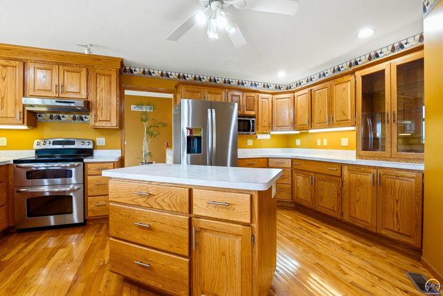 3635 SE 45th St, Berryton, KS 66409