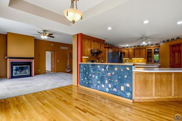 3635 SE 45th St, Berryton, KS 66409