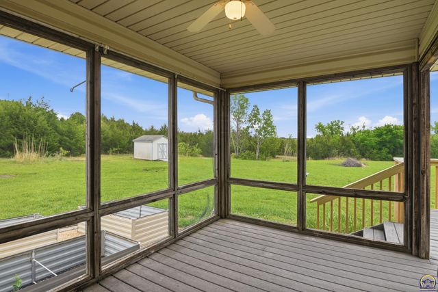 3635 SE 45th St, Berryton, KS 66409