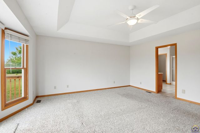 3635 SE 45th St, Berryton, KS 66409