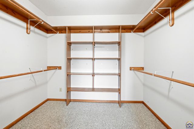 3635 SE 45th St, Berryton, KS 66409