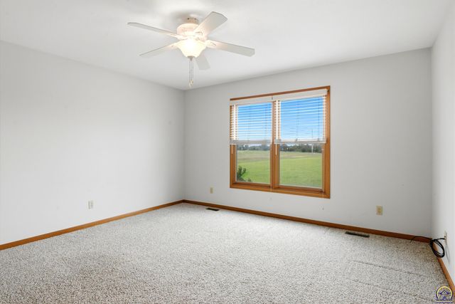 3635 SE 45th St, Berryton, KS 66409