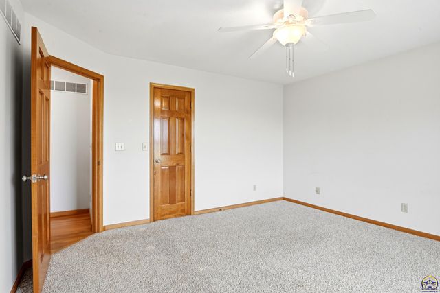 3635 SE 45th St, Berryton, KS 66409
