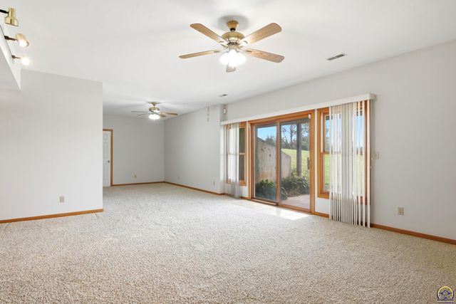 3635 SE 45th St, Berryton, KS 66409