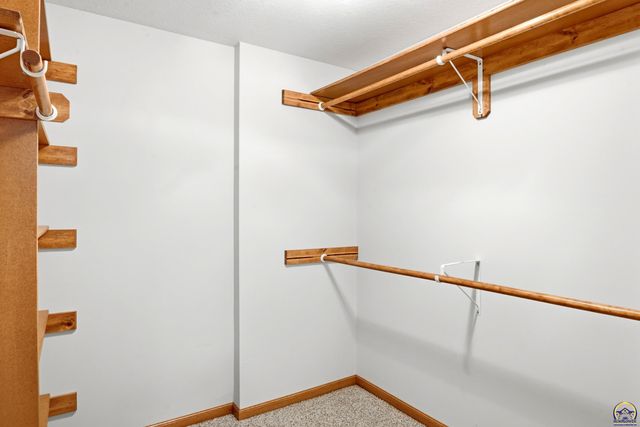 3635 SE 45th St, Berryton, KS 66409