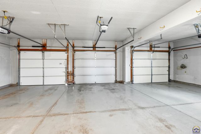 3635 SE 45th St, Berryton, KS 66409