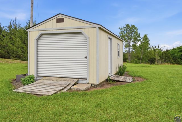3635 SE 45th St, Berryton, KS 66409