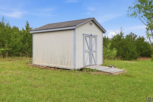 3635 SE 45th St, Berryton, KS 66409