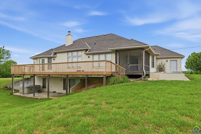 3635 SE 45th St, Berryton, KS 66409