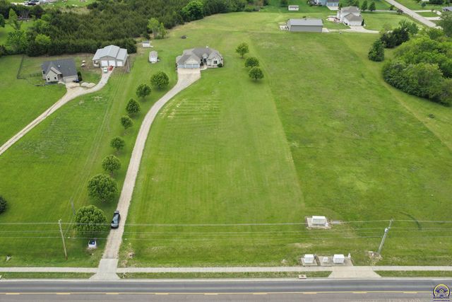 3635 SE 45th St, Berryton, KS 66409