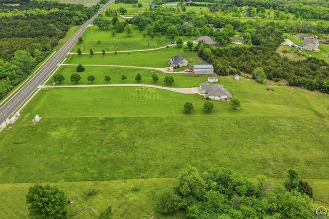 3635 SE 45th St, Berryton, KS 66409