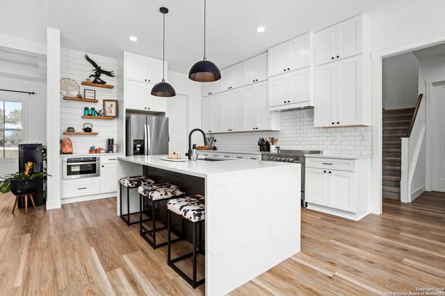 2152 Palomino, Bandera, TX 78003