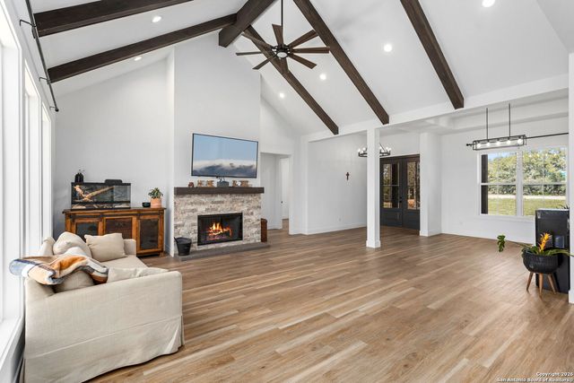 2152 Palomino, Bandera, TX 78003