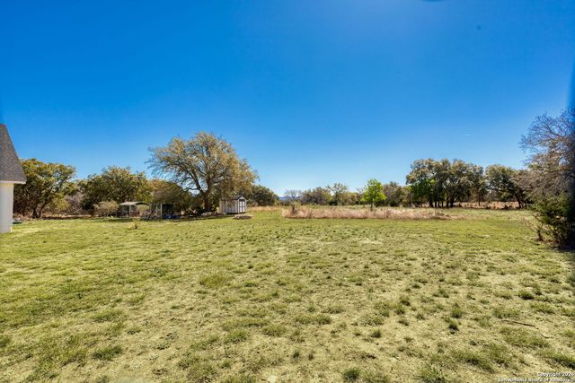 2152 Palomino, Bandera, TX 78003