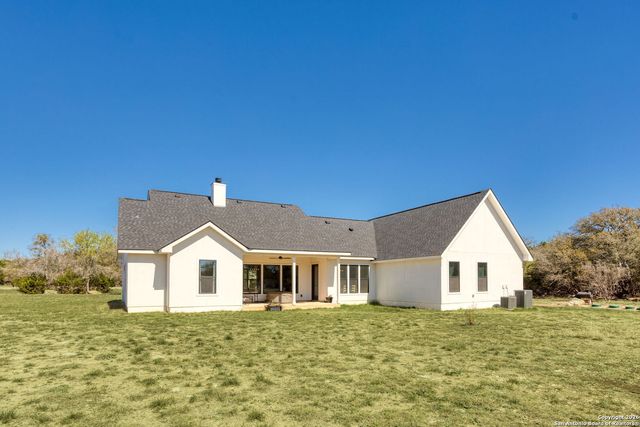 2152 Palomino, Bandera, TX 78003