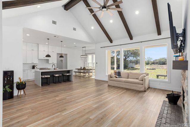 2152 Palomino, Bandera, TX 78003