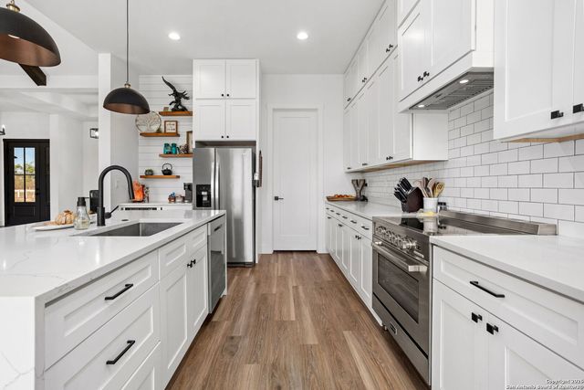 2152 Palomino, Bandera, TX 78003