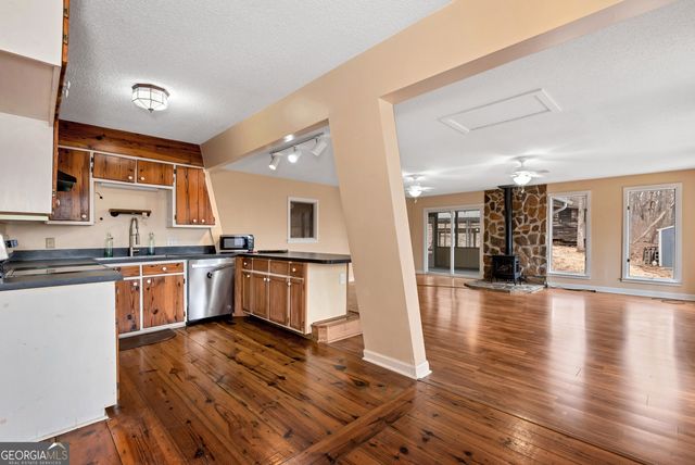 172 S Hickory Lane, Cleveland, GA 30528