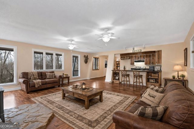 172 S Hickory Lane, Cleveland, GA 30528