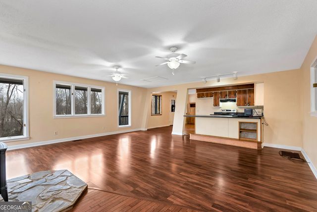 172 S Hickory Lane, Cleveland, GA 30528