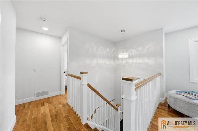 6 Wilton Avenue, Middlesex, NJ 08846