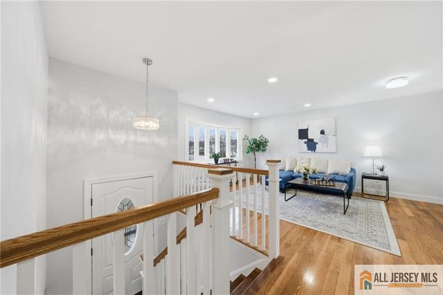 6 Wilton Avenue, Middlesex, NJ 08846