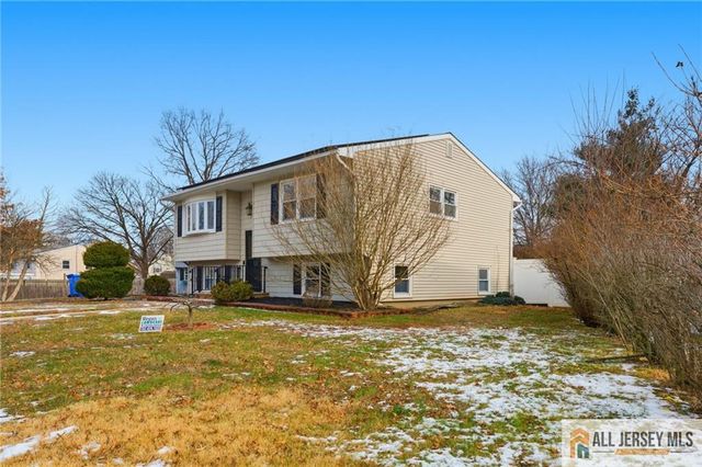 6 Wilton Avenue, Middlesex, NJ 08846