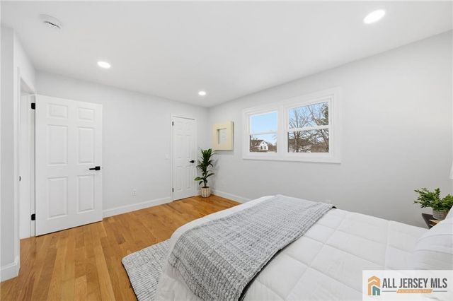 6 Wilton Avenue, Middlesex, NJ 08846