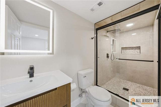 6 Wilton Avenue, Middlesex, NJ 08846