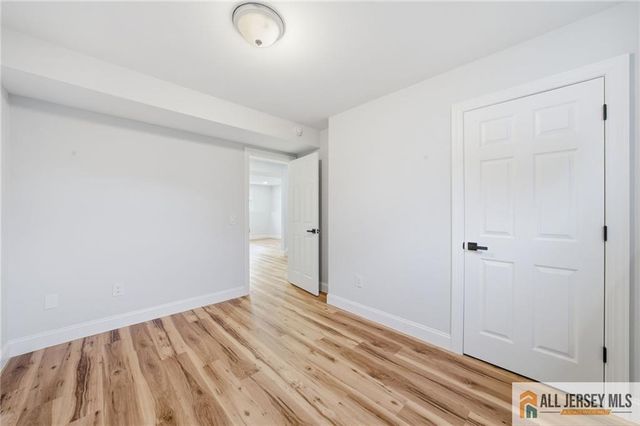 6 Wilton Avenue, Middlesex, NJ 08846