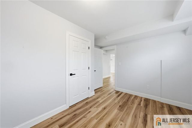 6 Wilton Avenue, Middlesex, NJ 08846