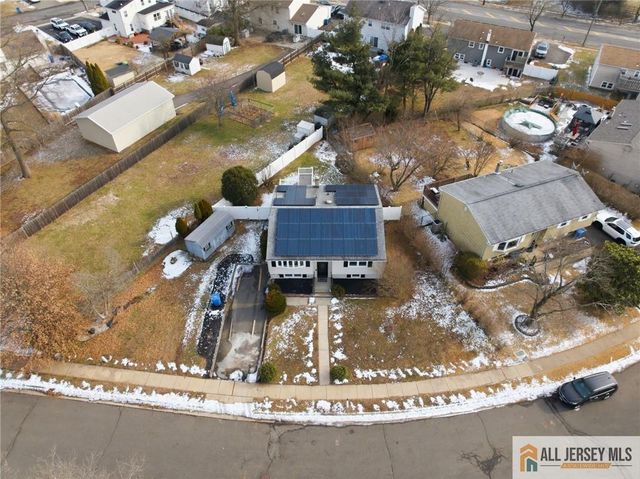 6 Wilton Avenue, Middlesex, NJ 08846