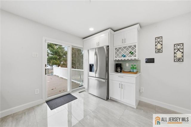 6 Wilton Avenue, Middlesex, NJ 08846