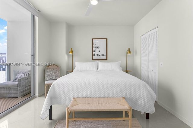 300 S Biscayne Blvd T-3407, Miami, FL 33131