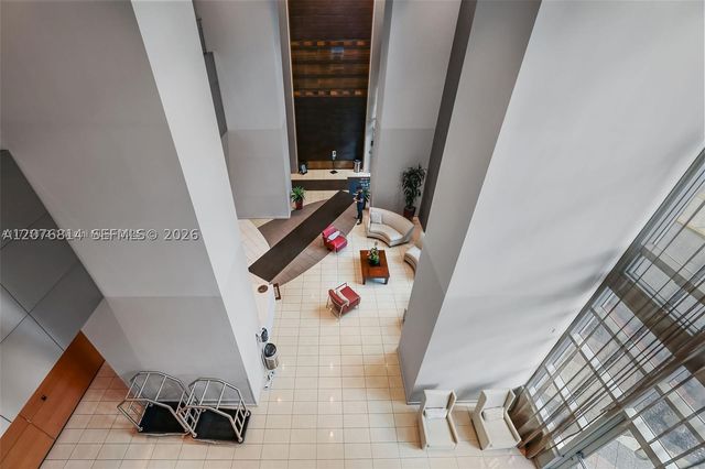 300 S Biscayne Blvd T-3407, Miami, FL 33131