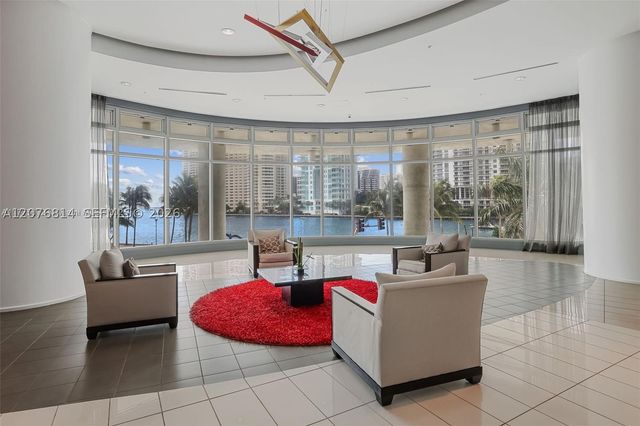 300 S Biscayne Blvd T-3407, Miami, FL 33131