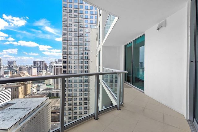 300 S Biscayne Blvd T-3407, Miami, FL 33131