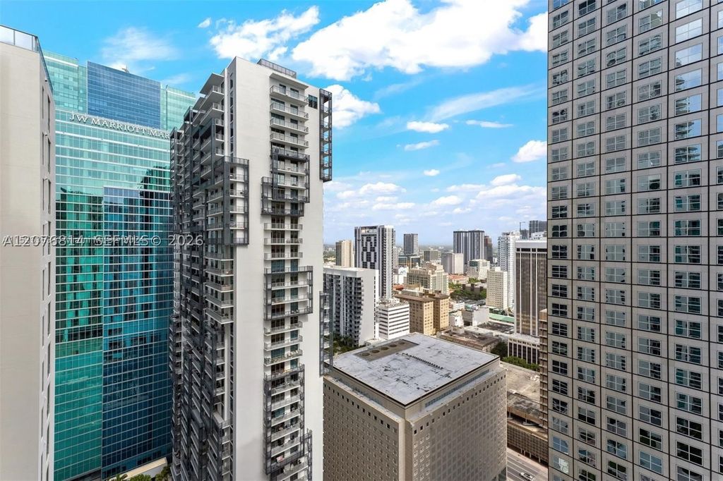 300 S Biscayne Blvd T-3407, Miami, FL 33131