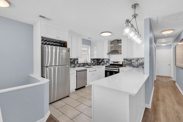 829 9th Ave. S, North Myrtle Beach, SC 29582