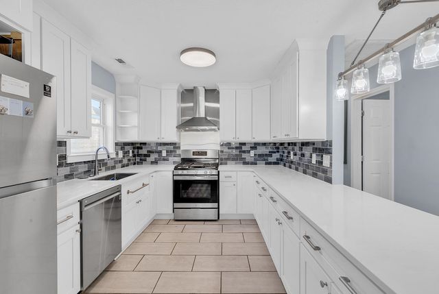 829 9th Ave. S, North Myrtle Beach, SC 29582