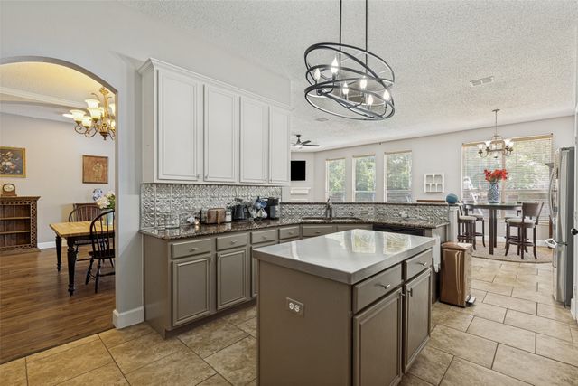 2501 Great Bear Lane, Denton, TX 76210