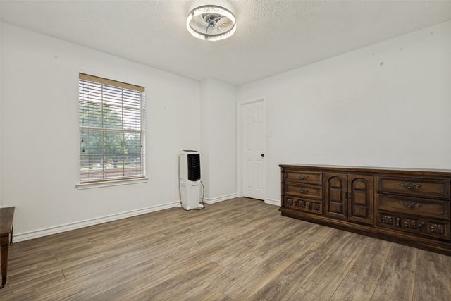 2501 Great Bear Lane, Denton, TX 76210